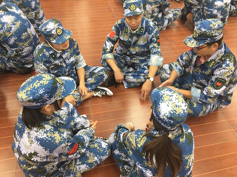 美狮贵宾会卡车团队拓展训练